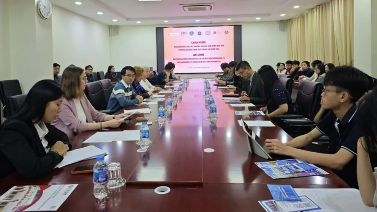 doan dai bieu nga tham truong dai hoc khoa hoc xa hoi va nhan van