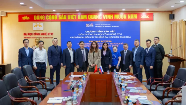 doan nga lam viec tai truong dai hoc cong nghe giao thong van tai