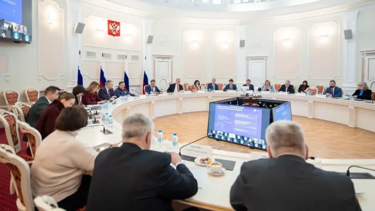 hop tong ket cua hoi dong xa hoi bo khoa hoc va giao duc dai hoc nga 1