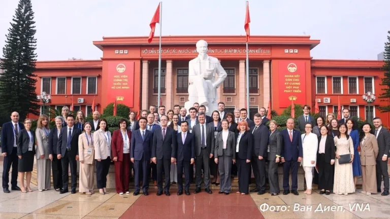 khai mac chuong trinh boi duong cong chuc cao cap nga tai viet nam 1