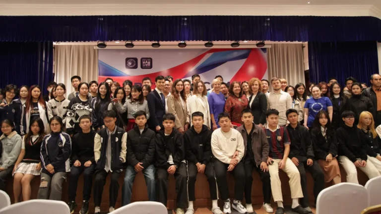 khai mac trien lam giao duc cac truong dai hoc nga lua chon tot nhat 1