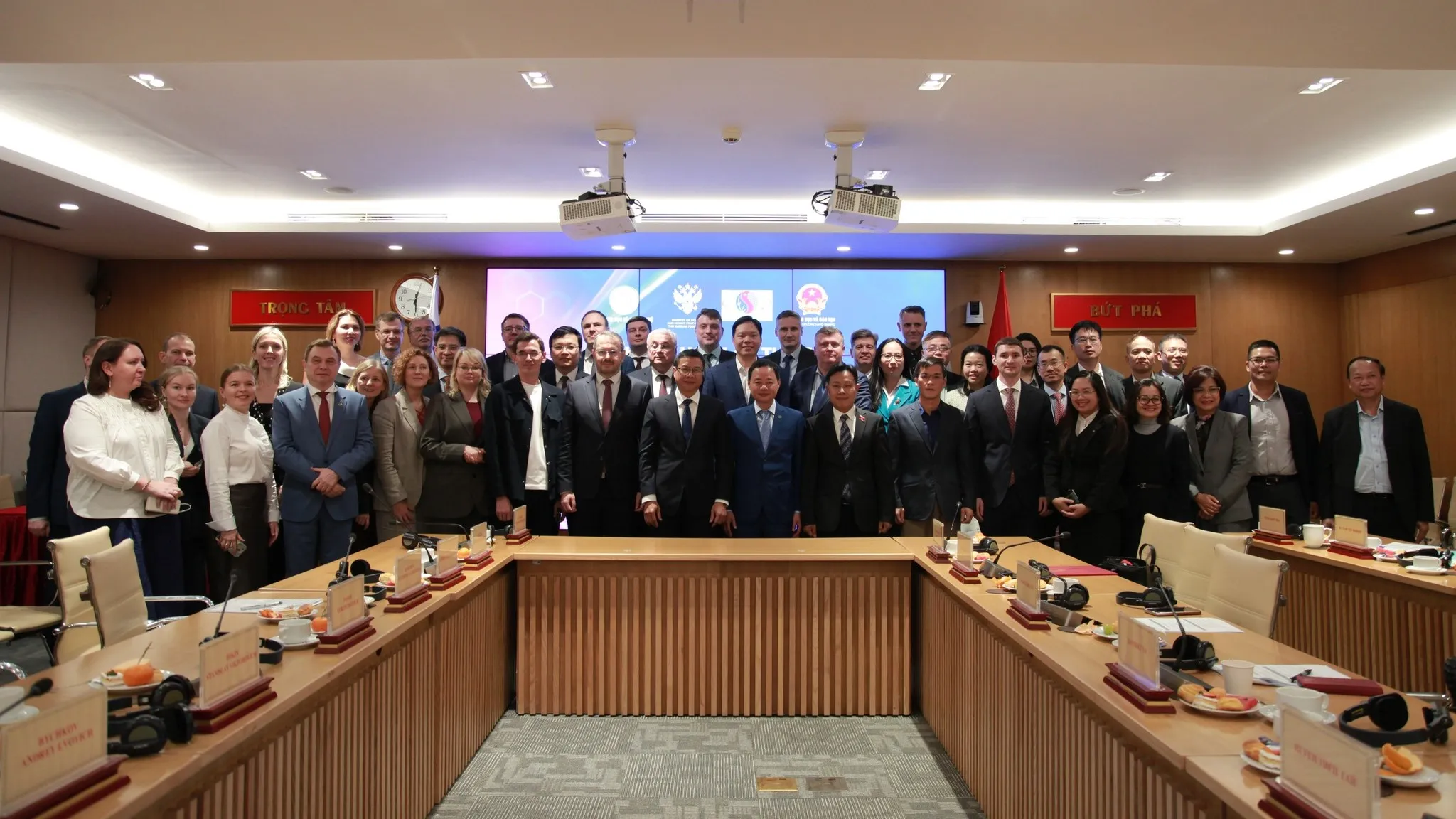 khoa hop uy ban hop tac ve giao duc khoa hoc va cong nghe viet nga 2