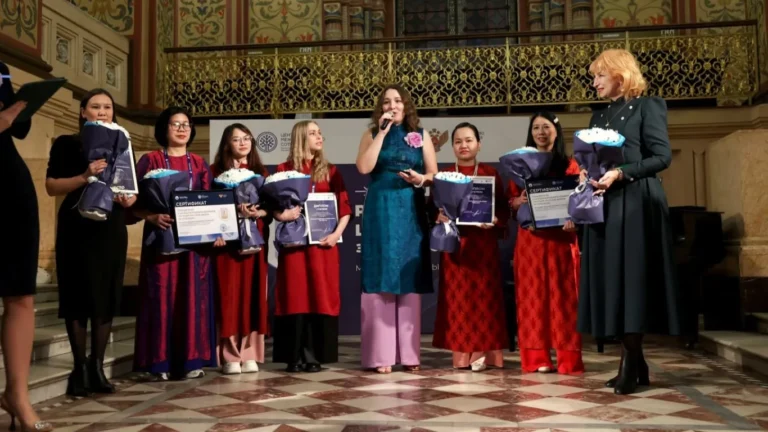 truong hoc va giao vien viet nam duoc vinh danh dao tao tieng nga