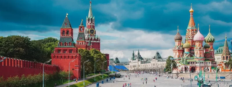 quang-truong-do-nha-tho-thanh-basil quang-truong-do-nha-tho-thanh-basil