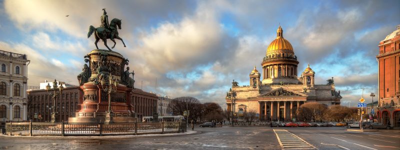 quang-truong-nha-tho-thanh-issac